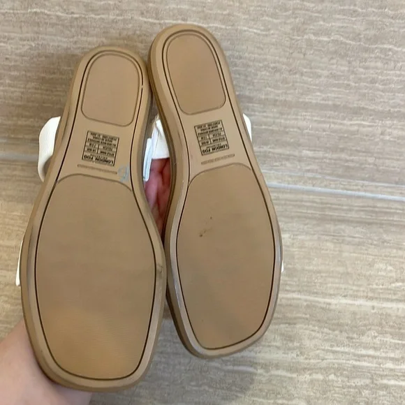 LONDON FOG UEC Wonens Size 7.5 White “Felicia” Two band slip on flat sandals - Picture 9 of 10